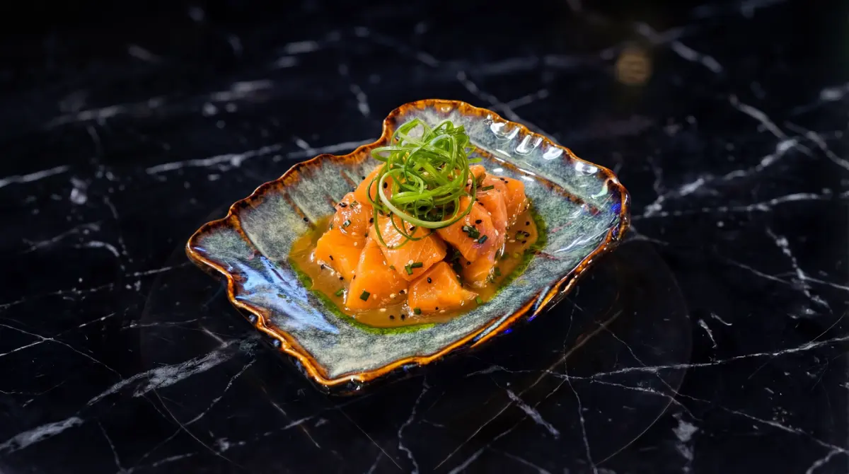 سلمون بالسمسم والميسو